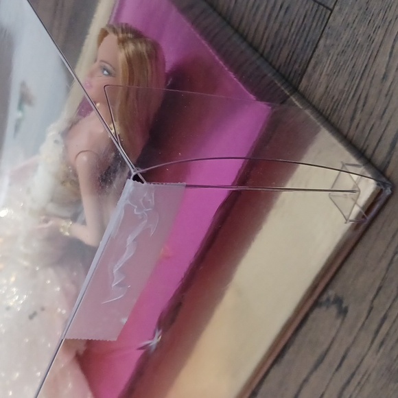 2008 Barbie 50 Gold Sparkly Strapless Holiday Gown Doll Mattel P9070 Robert Best - Picture 14 of 14